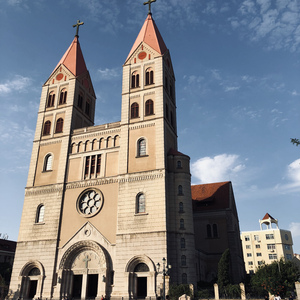 蕾丝美女老人狂操美女
